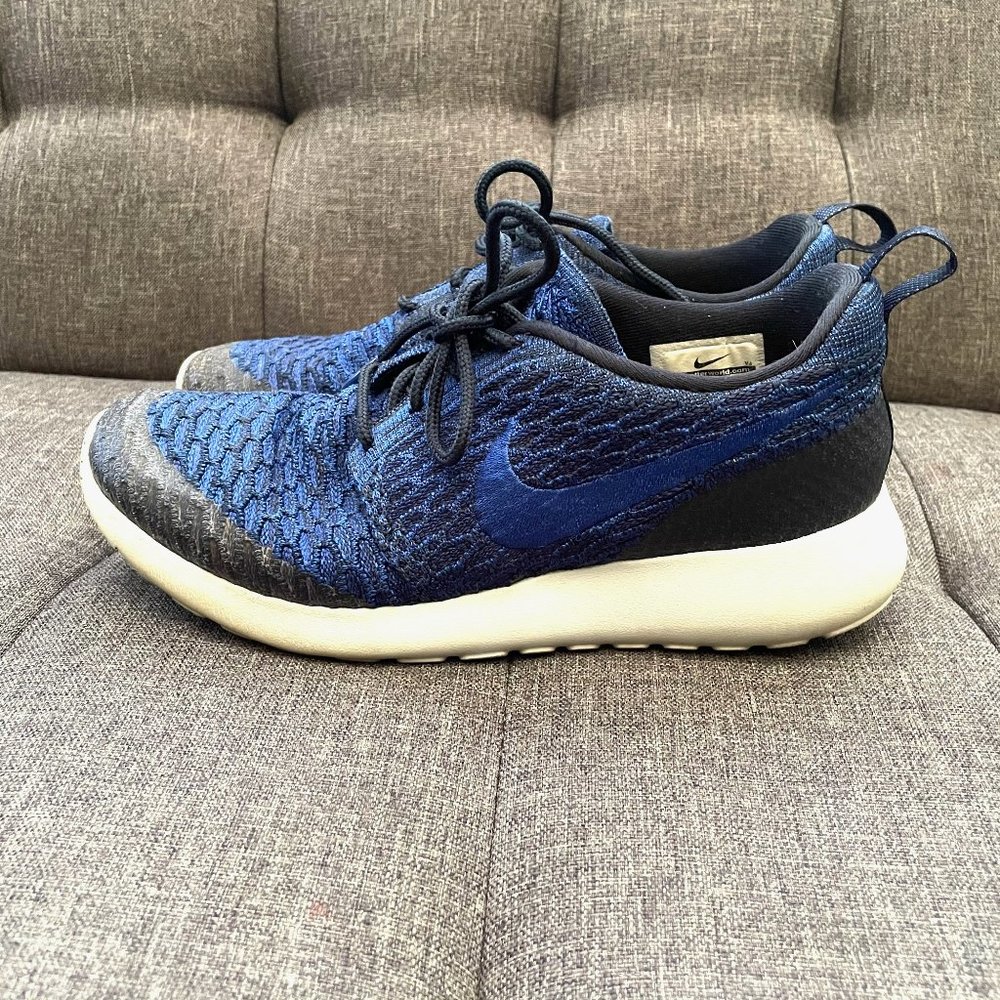 Nike Roshe Women's Sneakers Shoes 6.5 Blue Black